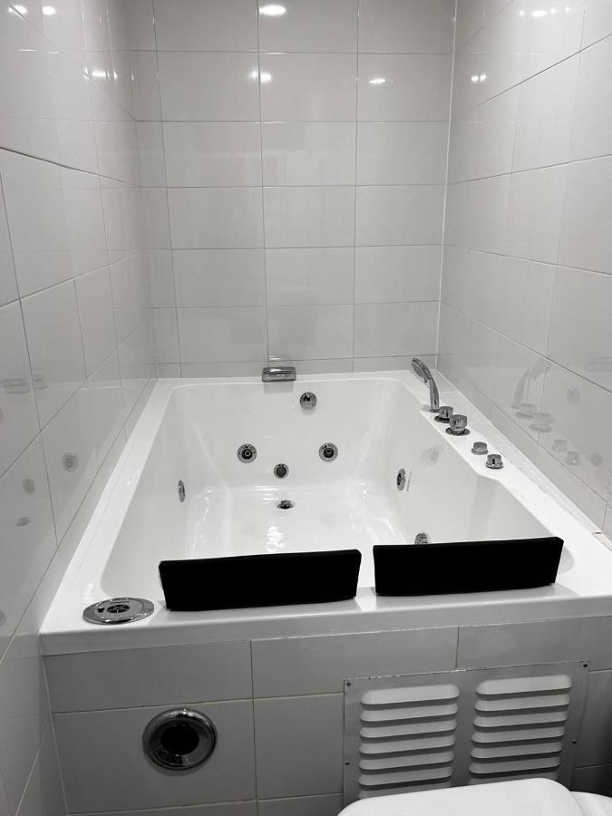 #2# Apartamento Jacuzzi Xl Sevilla Centro エクステリア 写真